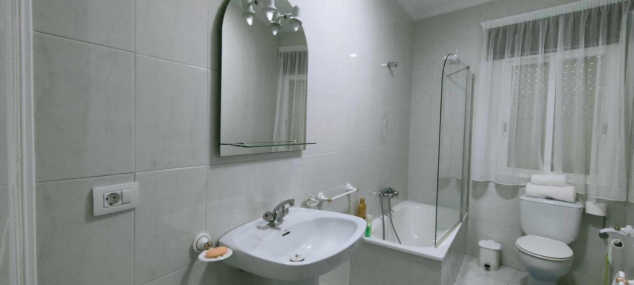 Apartamento De 4 Habitaciones En El Centro De Monforte モンフォルテ・デ・レモス エクステリア 写真